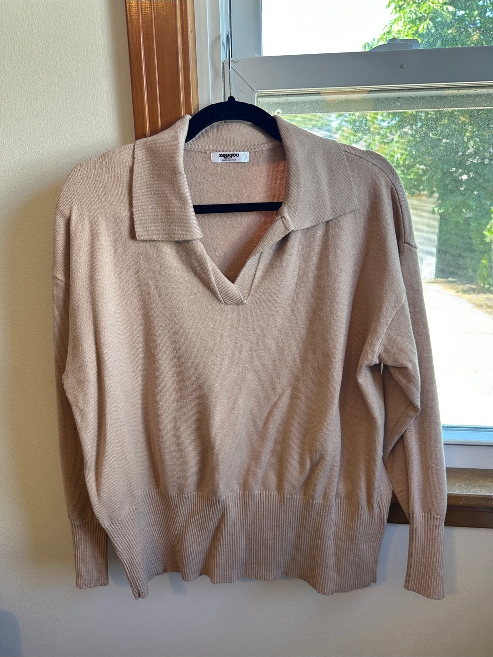 Amazon Zeagoo Women’s Beige Collared V-Neck Pullover Sweater